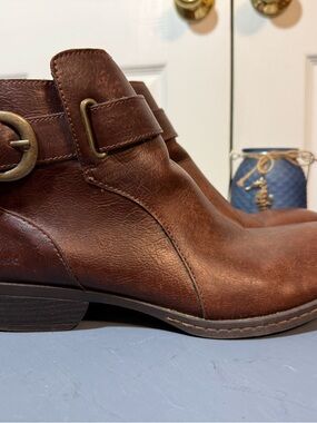 boc Women's Brown Leather Buckle Ankle Booties